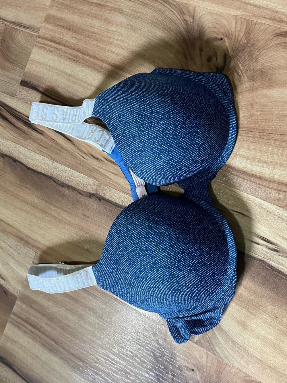 Victoria’s Secret Blue Denim Print Logo Strap T-Shirt Push Up Bra Sz 36C